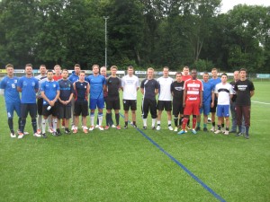 Die 1. Mannschaft beim Trainingsauftakt zur Saison 2013/14. Die neuen Spieler werden demnächst vorgestellt.